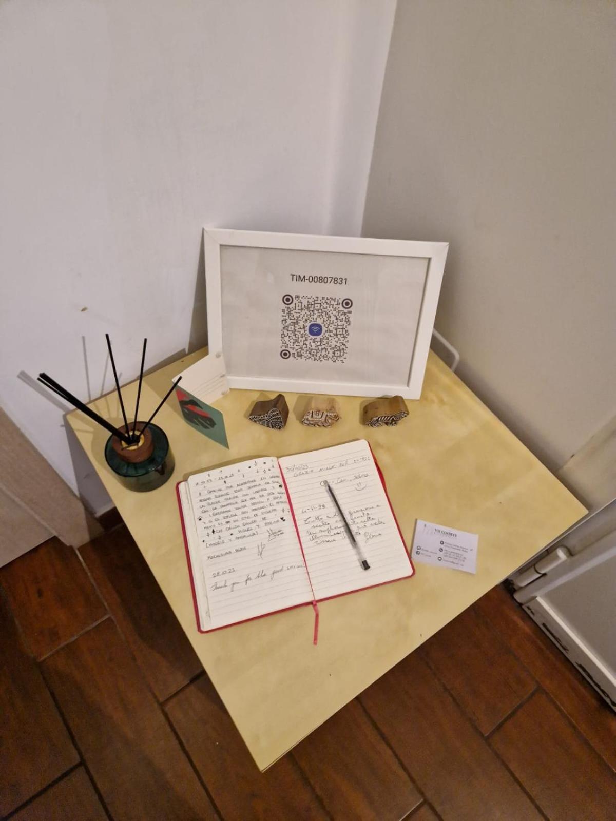 ローマA Casa Di Delia - Stazione Fideneアパートメント エクステリア 写真