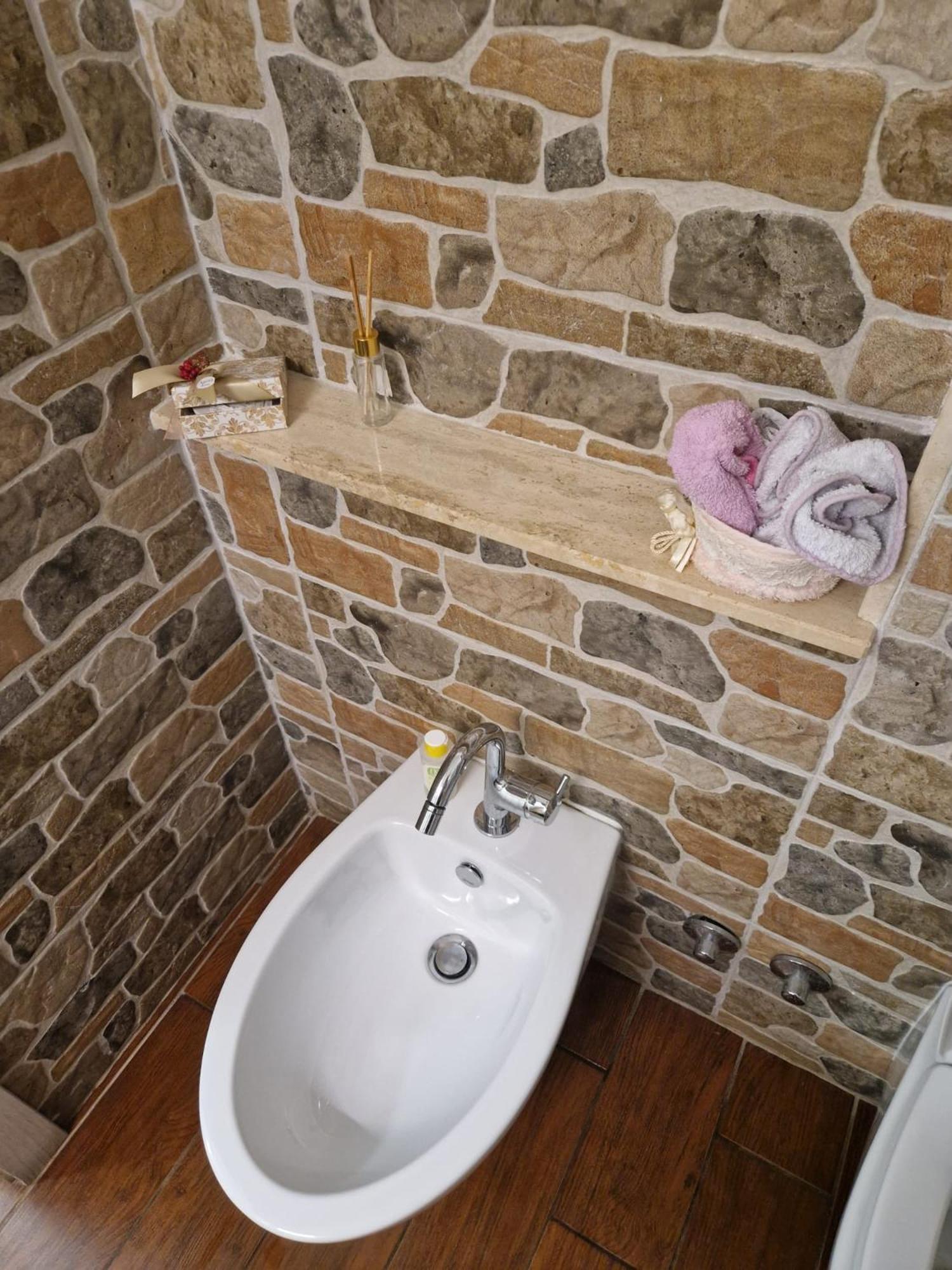 ローマA Casa Di Delia - Stazione Fideneアパートメント エクステリア 写真