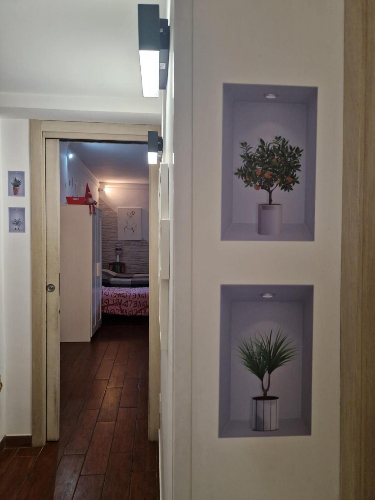 ローマA Casa Di Delia - Stazione Fideneアパートメント エクステリア 写真